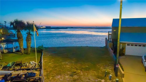13505 Royal Fifth Ct, Corpus Christi, TX, 78418-6938 | Card Image