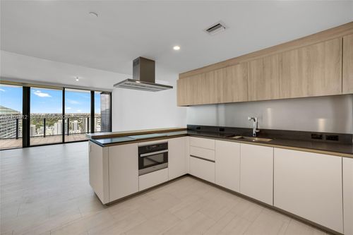 3904-1000 Brickell Plz, Miami, FL, 33131-3868 | Card Image