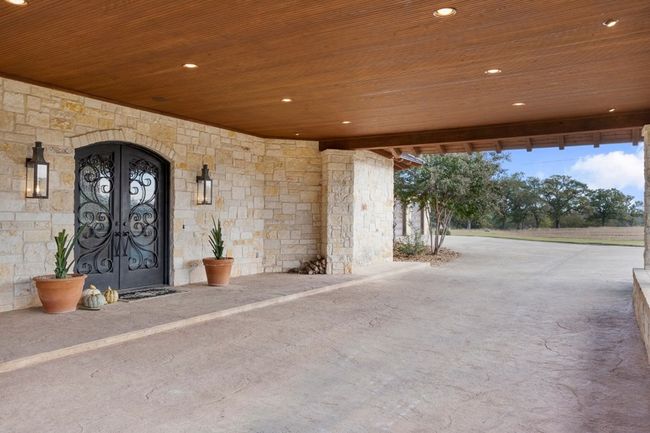 170 Goose Landing Way, Home with 5 bedrooms, 6 bathrooms and 3 parking in Harper TX | Image 10