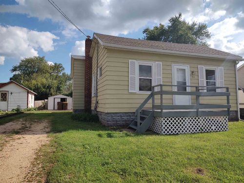 513 Church St, Belvidere, IL, 61008-3830 | Card Image