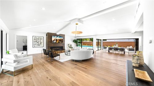 18823 La Amistad Pl, Tarzana, CA, 91356 | Card Image