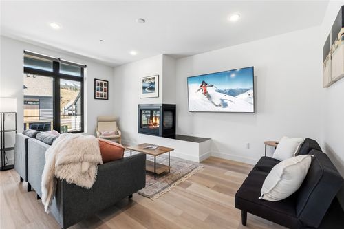 625-930 Blue River Pkwy, Silverthorne, CO, 80498-8958 | Card Image