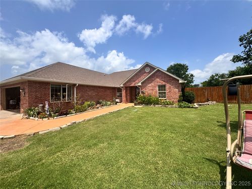400 Scenic Cir, Ardmore, OK, 73401-6430 | Card Image