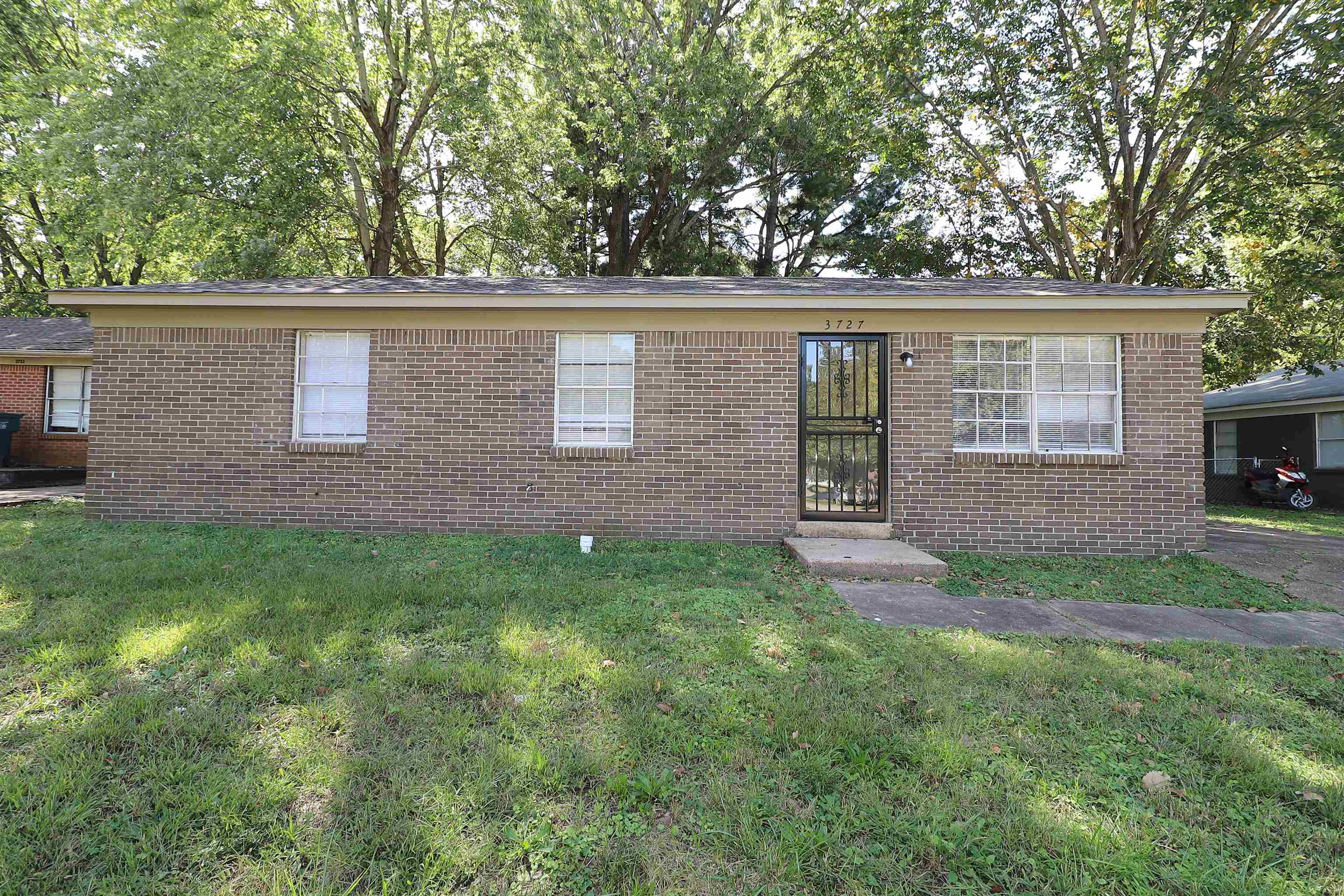 Bluff Wood Dr, Memphis, TN 38128
