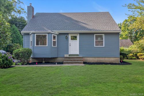 10 Stratton Dr, Huntingtn Sta, NY, 11746-3019 | Card Image