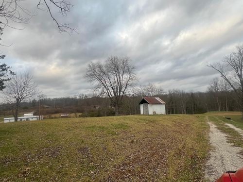 955 Ky 556, Sandy Hook, KY, 41171-8852 | Card Image