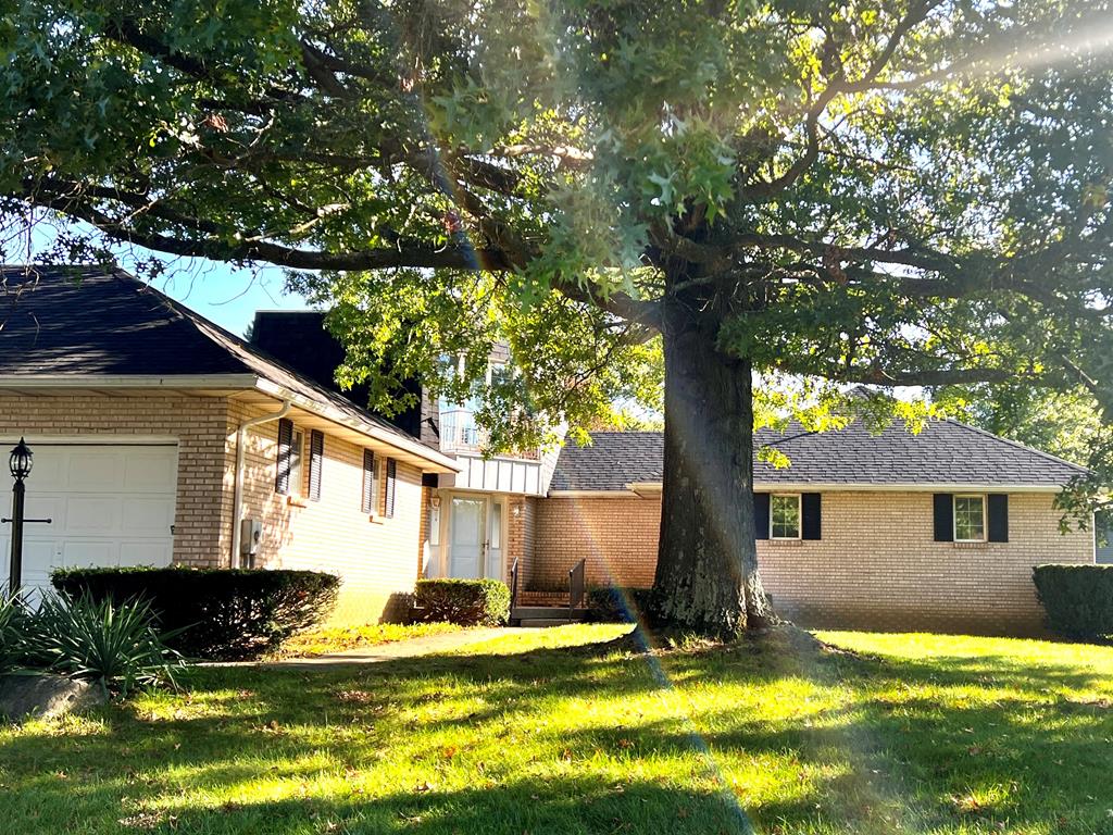 Royal Oak Dr, Mansfield, OH 44906