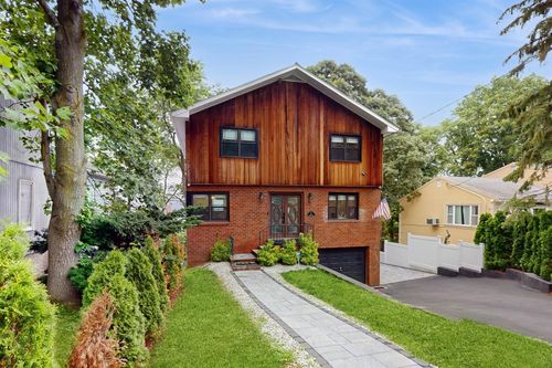 17 Arthur Pl, Yonkers, NY, 10701-1702 | Card Image