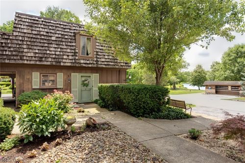 7-200 Granger Rd, Medina, OH, 44256-7315 | Card Image