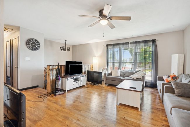 1638 47 Th St Ne, House other with 5 bedrooms, 4 bathrooms and null parking in Cedar Rapids IA | Image 4