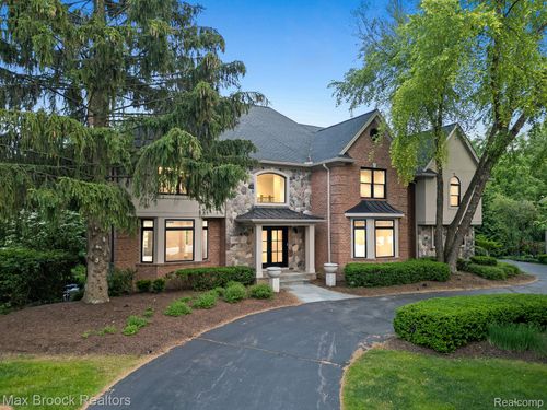 4331 Spruce Hill Ln, Bloomfield Hills, MI, 48301-3725 | Card Image