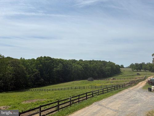 150 N Hayfield Rd, WINCHESTER, VA, 22603-3411 | Card Image
