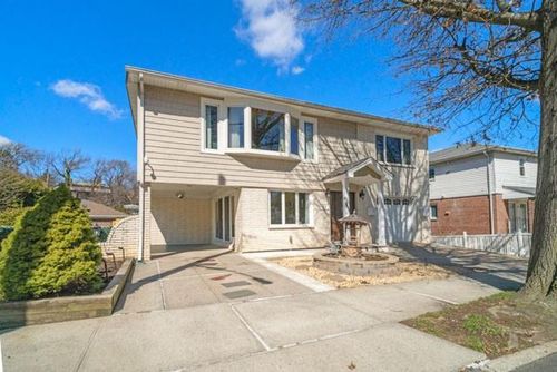 35 Cattaraugus St, Staten Island, NY, 10301-4130 | Card Image