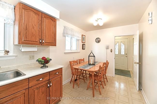 11 Pegasus Trail, House other with 3 bedrooms, 2 bathrooms and 1 parking in Scarborough ON | Image 16