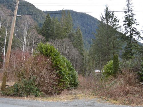 611 Keno Cres, Zeballos, BC, V0P2A0 | Card Image