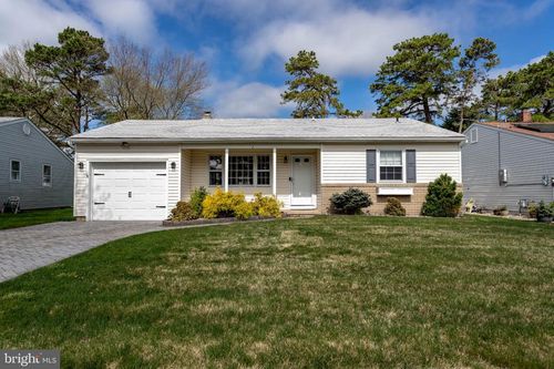 13 Nostrand Dr, Toms River, NJ, 08757-5644 | Card Image