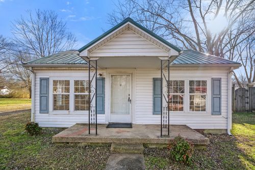 110 Demase St, Portland, TN, 37148-1424 | Card Image