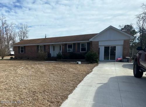 74 Vandergrift Dr, Jacksonville, NC, 28540-7824 | Card Image