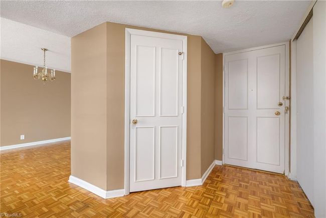 Foyer Entrance | Image 8