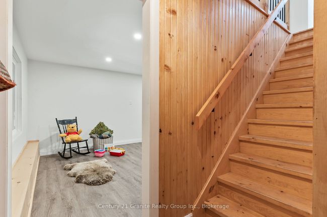 10979 Highway 118, House other with 3 bedrooms, 1 bathrooms and 8 parking in Algonquin Highlands ON | Image 19