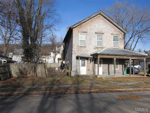 1101 S Carolina St, Louisiana, MO, 63353-2329 | Card Image