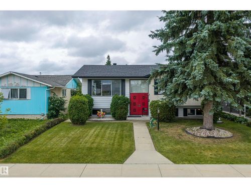 7911 152a Ave Nw, Edmonton, AB, T5C3A1 | Card Image