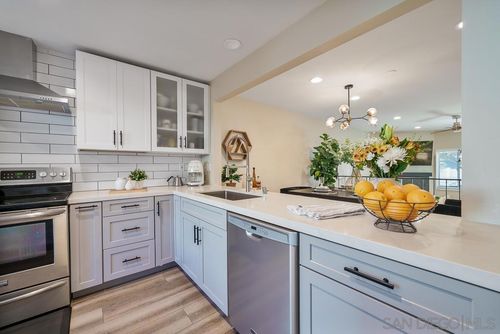 unit-b-3121 Evening Way, La Jolla, CA, 92037-1630 | Card Image