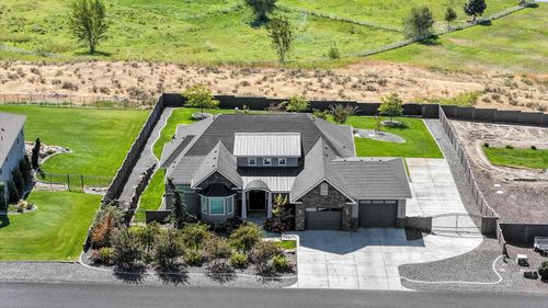 73403 E Grand Bluff Loop, Kennewick, WA, 99338-6021 | Card Image