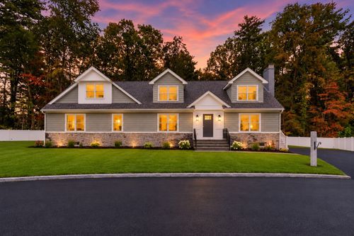 1 Nevada Rd, Burlington, MA, 01803-2315 | Card Image
