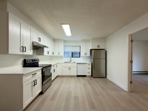 9580 Blundell Rd, Richmond, BC, V6Y1K6 | Card Image