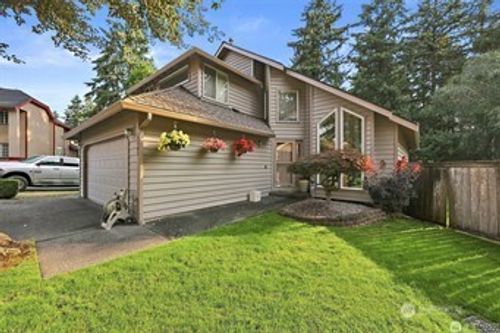 1105 Sw 352nd St, Federal Way, WA, 98023-6921 | Card Image