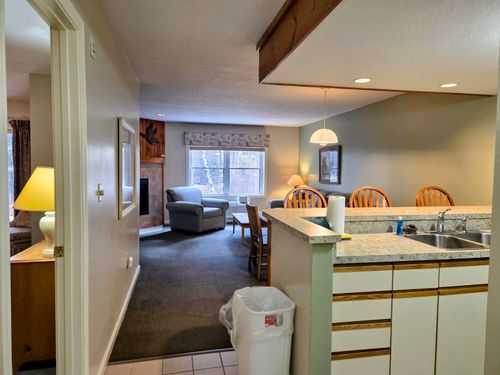 160d-164 Deer Park Dr, North Woodstock, NH, 03262 | Card Image