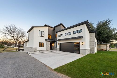 300 Bridgepoint Drive, Kingsland, TX, 78639 | Card Image