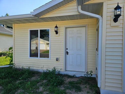 1155 Maple St, Reedsburg, WI, 53959-2006 | Card Image