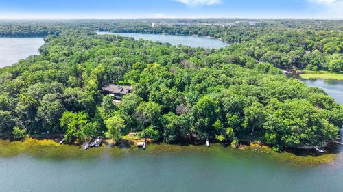 8000 Hill Trl N, Lake Elmo, MN, 55042-9534 | Card Image