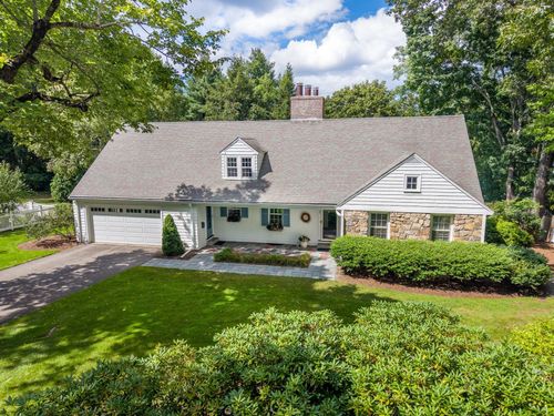 186 Oakland St, Wellesley, MA, 02481-5324 | Card Image
