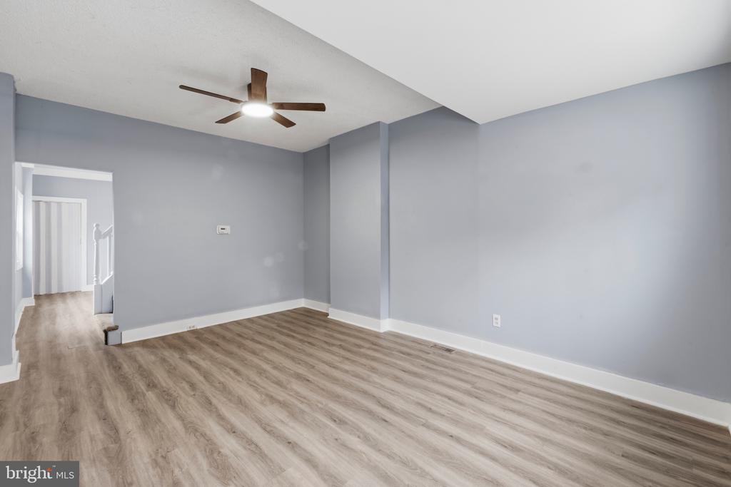 Residential in MOUNT HOLLY 4