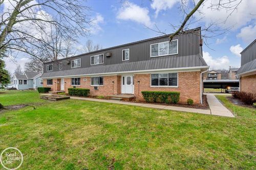 1606 Oakland St, Saint Clair, MI, 48079-5150 | Card Image