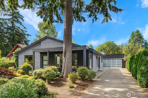 11519 17th Ave Ne, Seattle, WA, 98125-5111 | Card Image