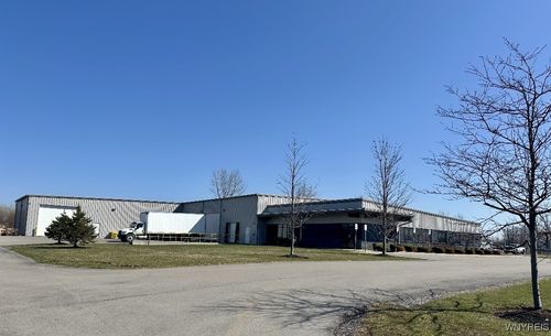 18 Lancaster Pkwy, Lancaster, NY, 14086-9713 | Card Image