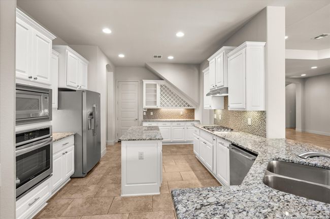 30171 Setterfeld Cir, House other with 4 bedrooms, 4 bathrooms and null parking in Fair Oaks Ranch TX | Image 14