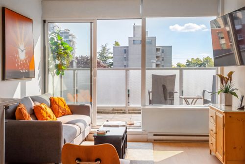 463-250 E 6 Street, Vancouver, BC, V5T0B7 | Card Image