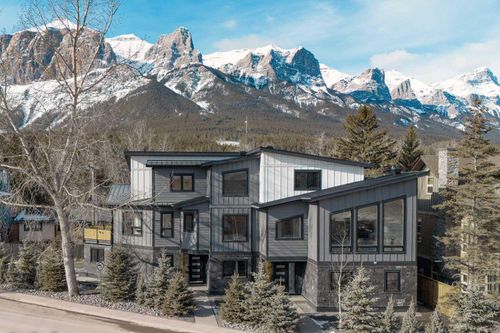 510 8th Avenue, Home with 3 bedrooms, 3 bathrooms and 2 parking in Canmore AB | Card Image