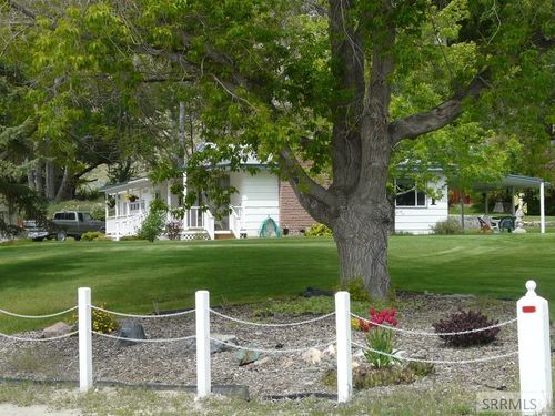 560 N Front Street, Arco, ID, 83213 | Card Image