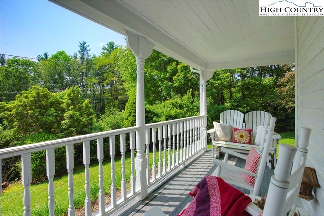 326 Green St, House other with 3 bedrooms, 4 bathrooms and null parking in Blowing Rock NC | Image 4