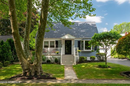 8 W Lake Rd, Red Bank, NJ, 07701-2143 | Card Image