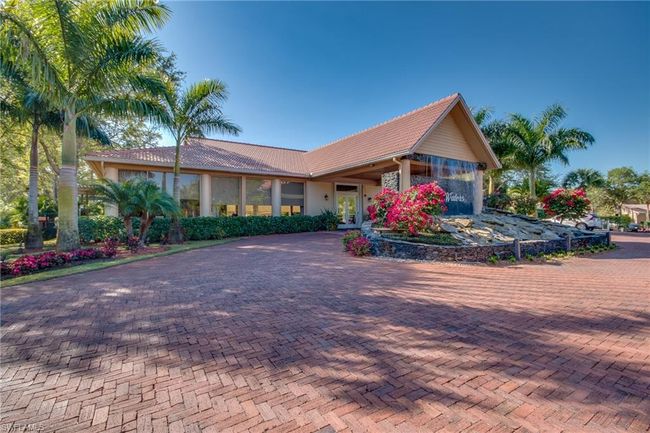 APT-5401 - 1972 Cascades Dr, Condo with 3 bedrooms, 2 bathrooms and 1 parking in NAPLES FL | Image 42