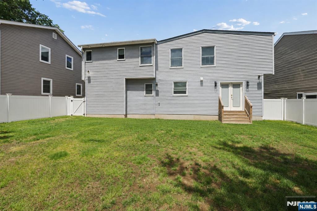 Residential Lease in Bergenfield 5