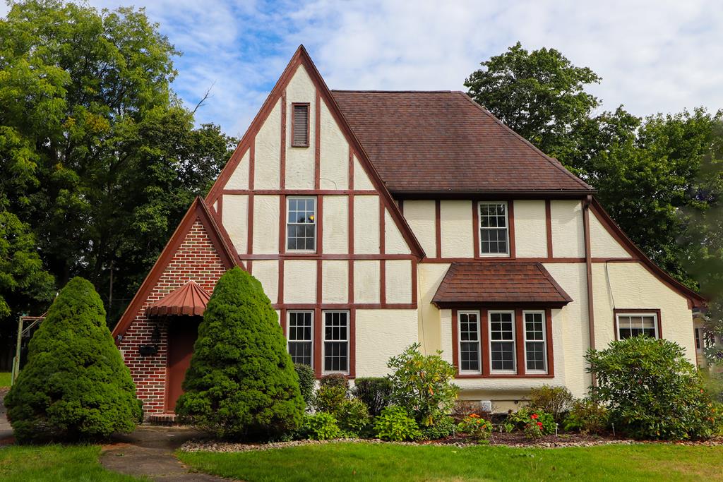 Larchmont Rd, Elmira, NY 14905