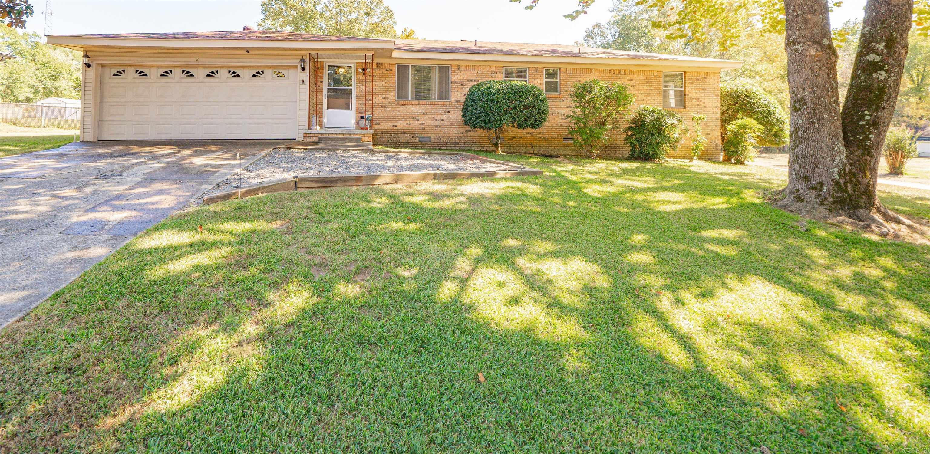 2 Jane Drive, For Sale in Sherwood Zoocasa